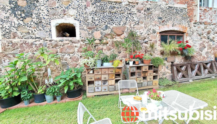 Divi Torni   Salons Kafejnica Un Darzs Visi - Cesvaine