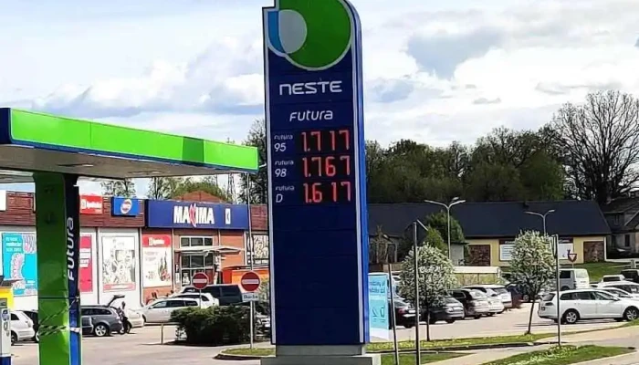 Neste Aluksne Dus Degvielas Uzpildes Stacija - Alūksne