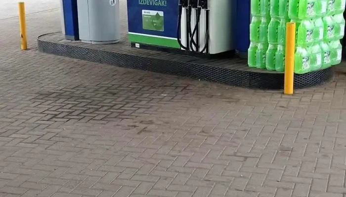 Virsi Ludza Dus Degvielas Uzpildes Stacija - Garbari